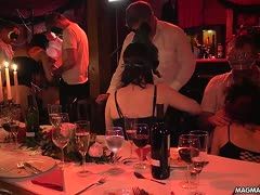 Das Abendessen wird mit vögeln beendet